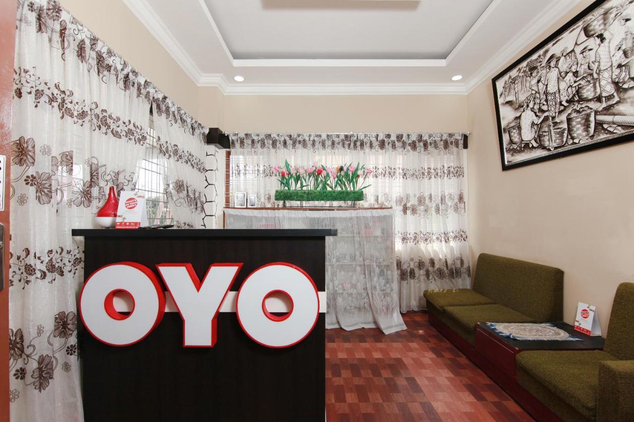 Oyo 799 Hotel Dieng Berastagi Exterior foto