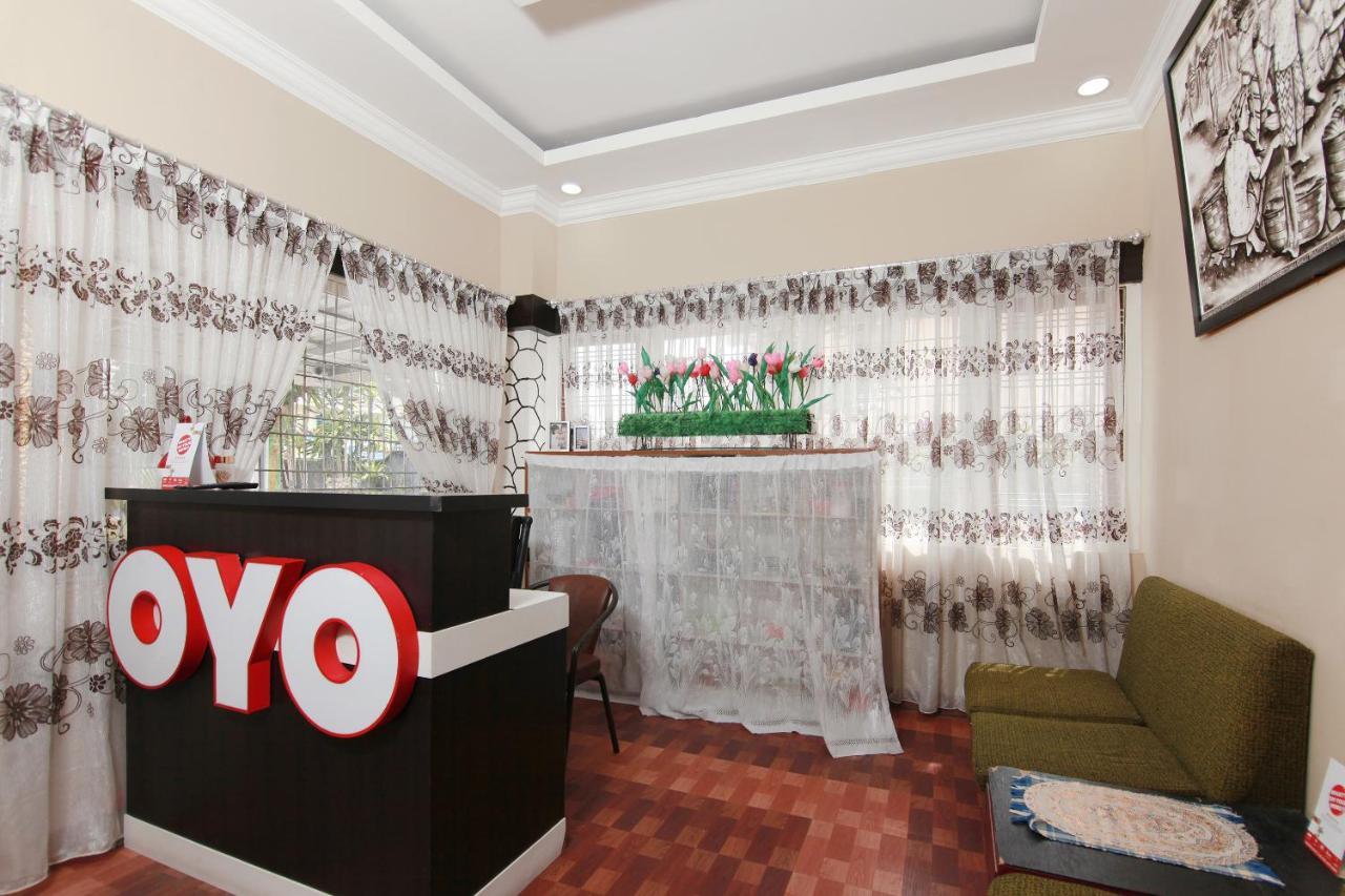 Oyo 799 Hotel Dieng Berastagi Exterior foto