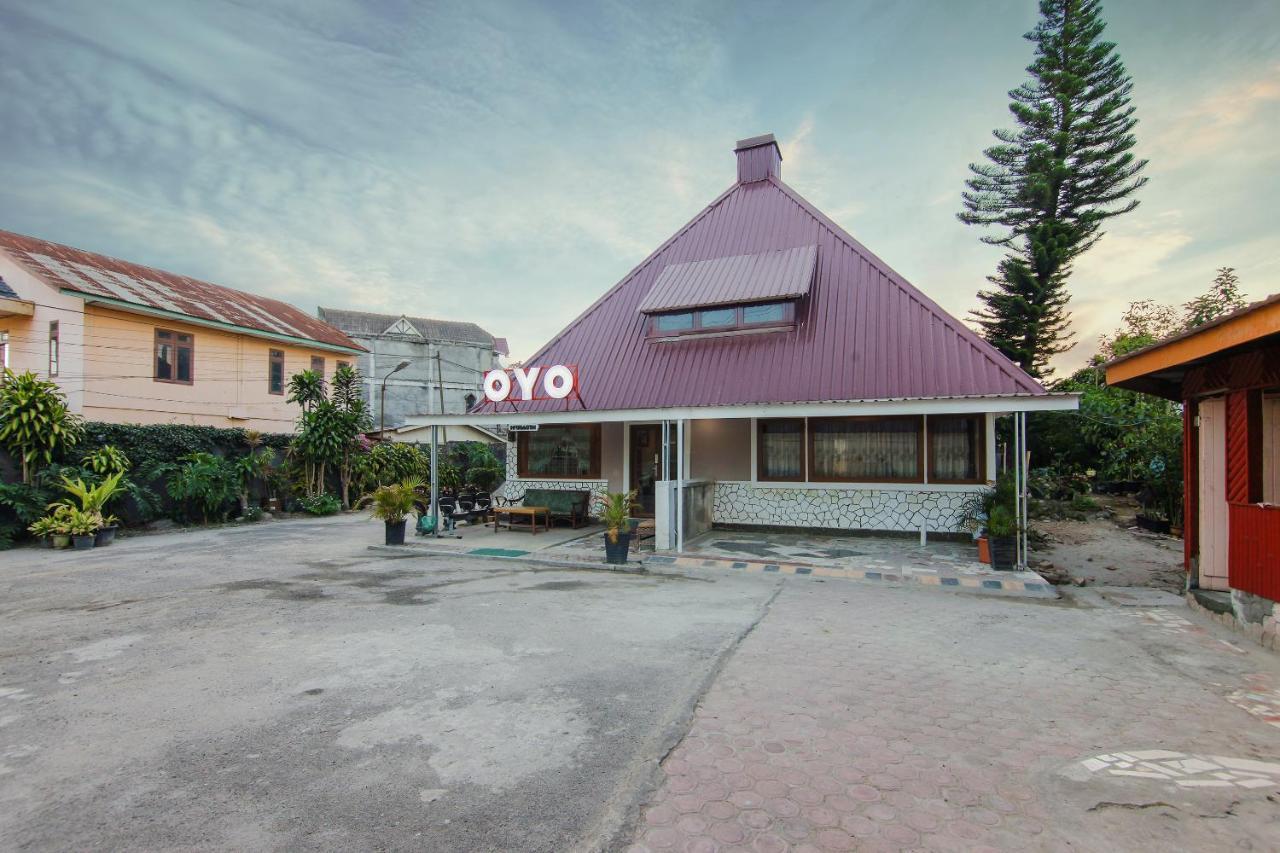 Oyo 799 Hotel Dieng Berastagi Exterior foto