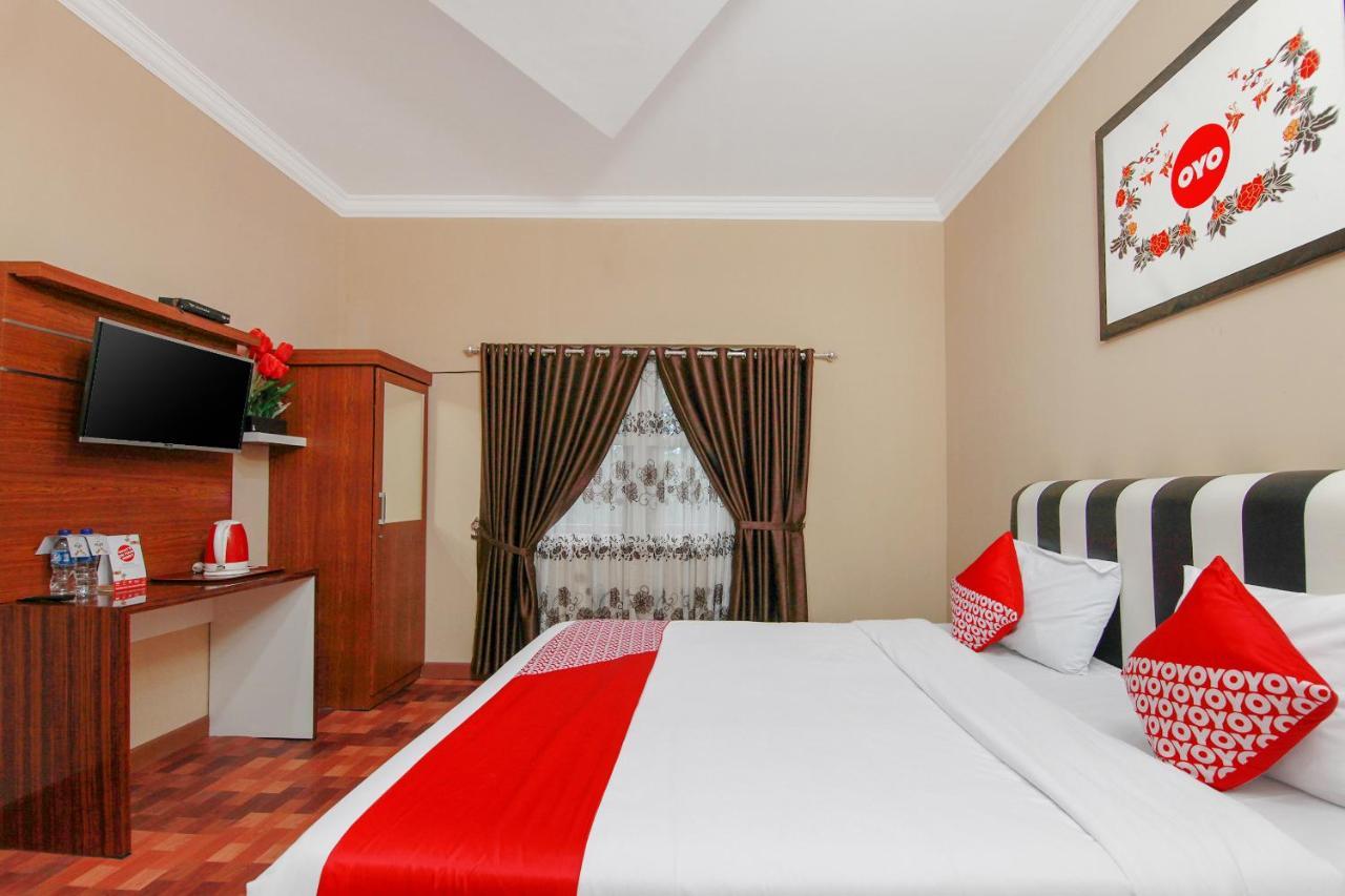 Oyo 799 Hotel Dieng Berastagi Exterior foto